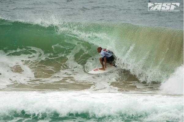 Kelly Slater wins the Quiksilver Pro Gold Coast