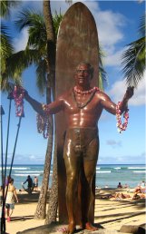 Statue to the surf legend Duke Kahanamoku