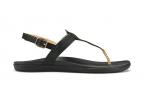 'Ekekeu in Black Sandals
