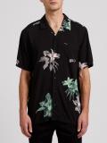 Richardt in Black Woven Shirt