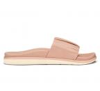 Pihapiha in White Sandals